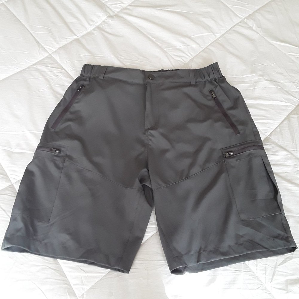 NWT Pudolla Womens Hiking Cargo Shorts Gray Size Med